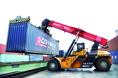 二連浩特鐵路口岸出入境運量創新高